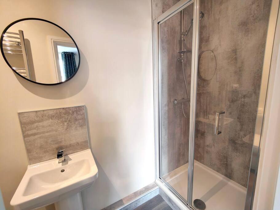 Carvetii - Anne House Room 1 - Dbl Bed Ground Floor En-Suite Carlisle  Exterior photo